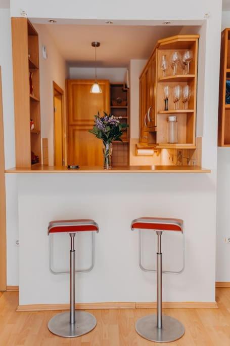 Orangehomes One Bedroom Art Apartment Будапеща Екстериор снимка