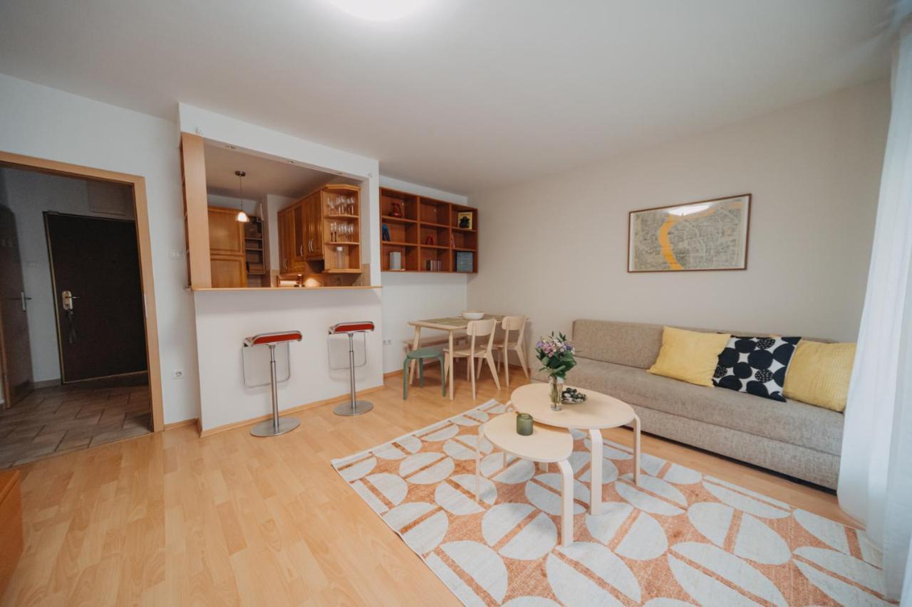 Orangehomes One Bedroom Art Apartment Будапеща Екстериор снимка