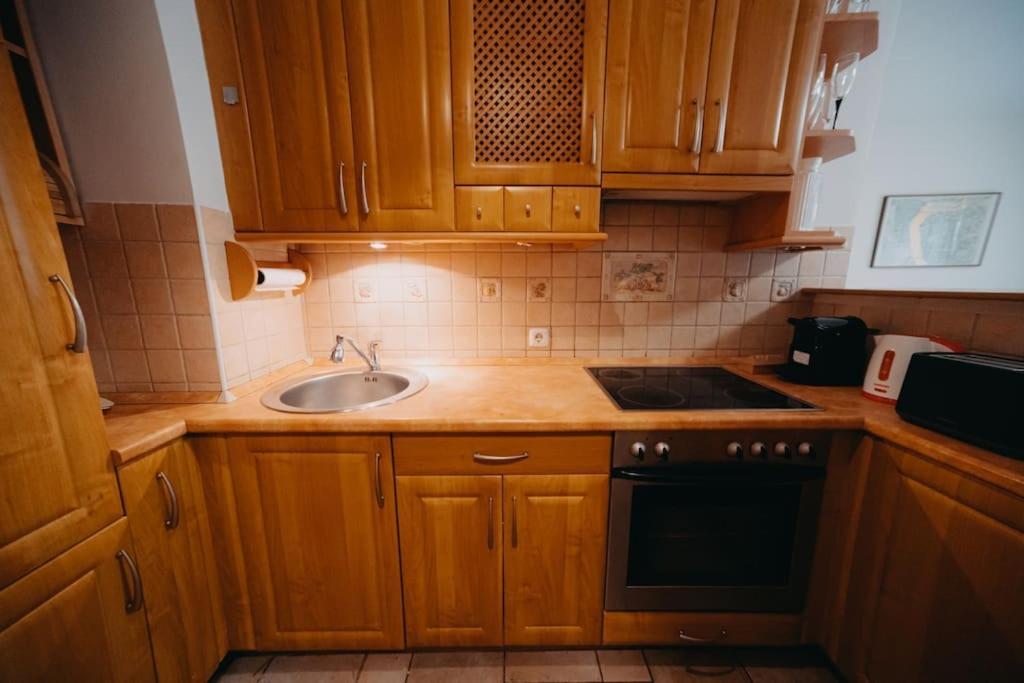Orangehomes One Bedroom Art Apartment Будапеща Екстериор снимка
