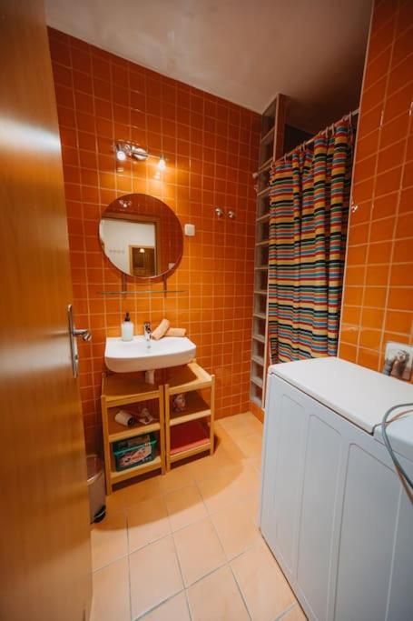 Orangehomes One Bedroom Art Apartment Будапеща Екстериор снимка
